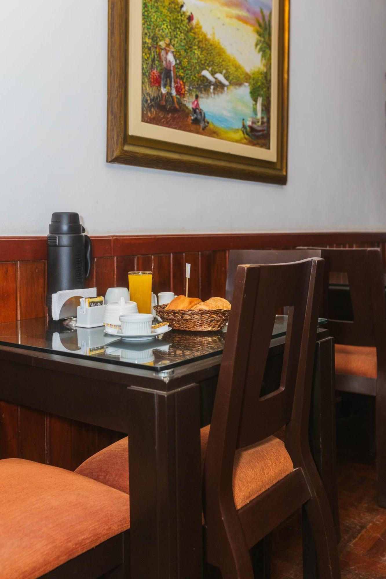 Hotel B'Liam Tumbes Exteriör bild